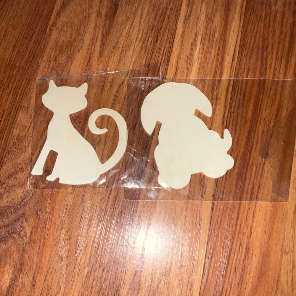 ⭐️10-4-$10 - Wooden Cat and Dog Cutouts